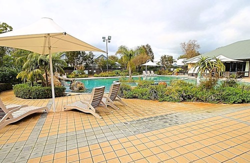 Broadwater Apartment | Sebels Beach Front Bungalow