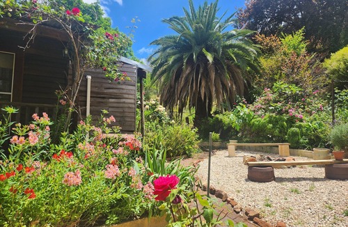 Bridgetown House | Secluded rustic cottage charm, opposite river walk, close to town. Pet friendly!