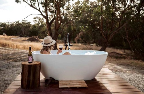 Loch Cabin | Secluded Tiny Home with Bird-Watching Hut near Loch, Victoria