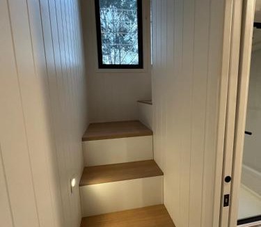 Peachester Apartment | Secluded Tiny House with amazing views Wild100 BnB