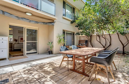 Glenside Apartment | Secure Suite | Gated Complex, Courtyard, 5 Min CBD