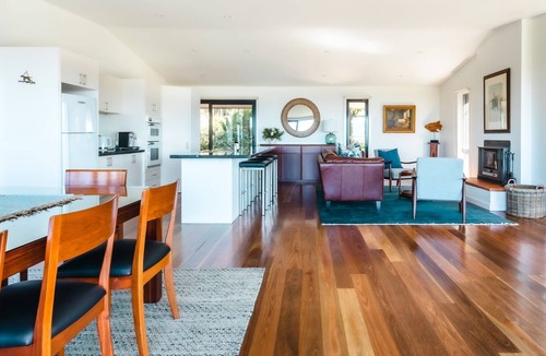 Flinders House | Selbourne Views over rural Flinders farmland and Bass Strait