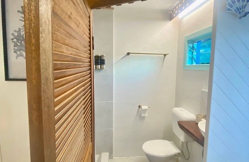 Yorkeys Knob Apartment | Self contained studio near the boat club with deck