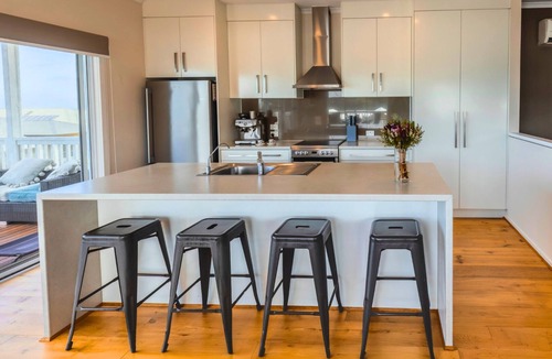 Encounter Bay House | Serenity by the Sea – Panoramic Views from The Bluff to The Coorong