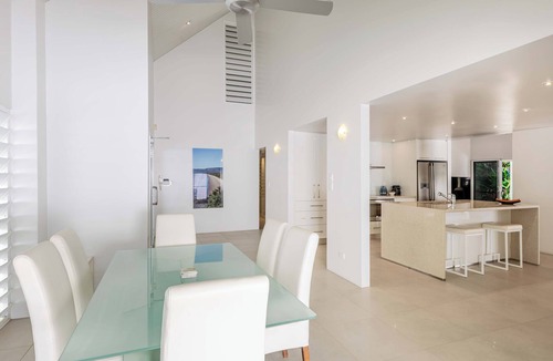 Port Douglas Villa | Serenity Villa with heated POOL & Beach access