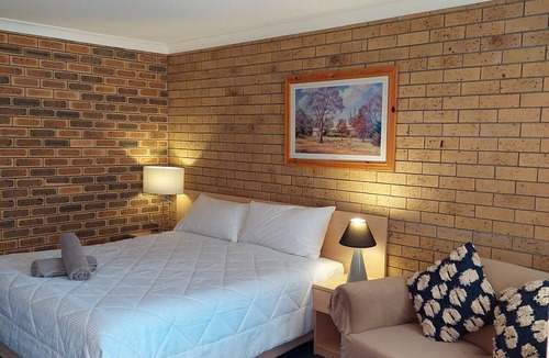 Tenterfield Hotel | Settlers Motor Inn