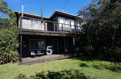 Vincentia House | Shack No 5 by Experience Jervis Bay