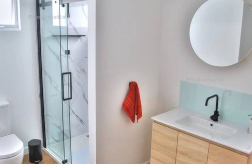 Latrobe Apartment | Shale Retreat River Escape