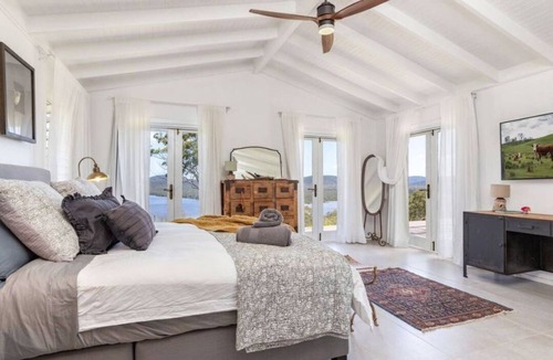 Shallow Bay House | Shallow Bay's 'Wattaview' - Stunning Country Home