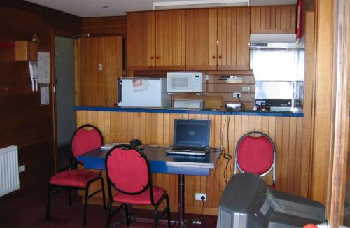 Hotham Heights Apartment | Shamrock Apartment 2