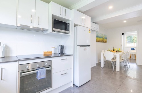 Fingal Bay House | Shells on the Shore 2, 9 Lentara St - Air Con, Wi-Fi, Linen, Bed Making