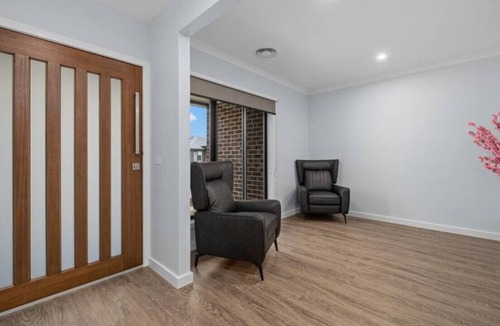 Kialla House | SHEPPARTON-Luxury 4 Bed Home- Popular Villa-Kialla