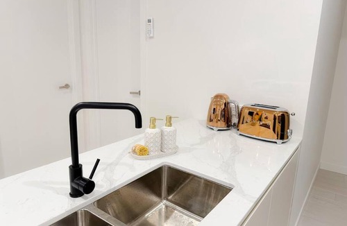 Keysborough House | Shine Keysborough High-end Family Home, Netflix, Top Location