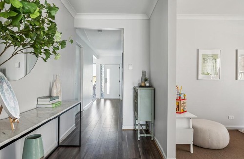 Point Cook House | Shine Point Cook - Elegant Home Sweet Home