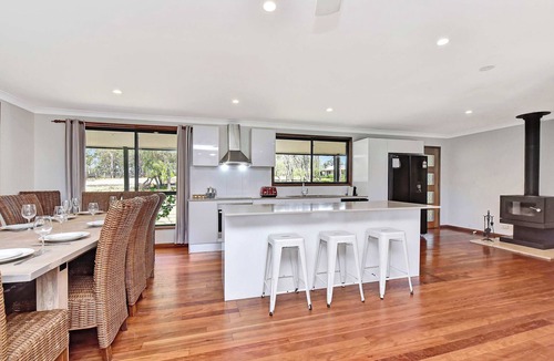 Pokolbin House | Shiraz Vineyard Estate