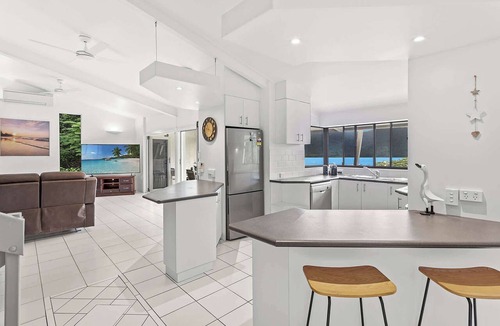 Shute Harbour House | Shutehaven Escape, Home with Pool with Ocean Views