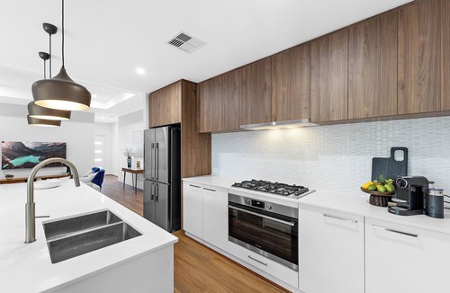 Victoria Park Villa | Side by Side New Luxe Homes