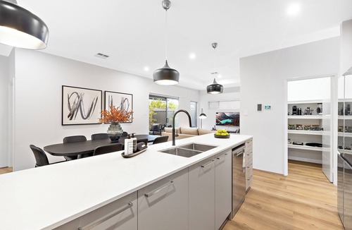 Victoria Park Villa | Side by Side New Luxe Homes