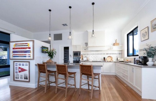 East Kangaloon House | Silos