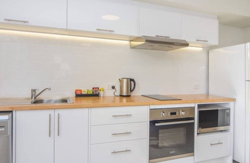 Huskisson Apartment | Simply THE Best by Book Jervis Bay Waterviews over the park