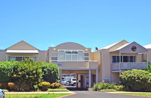 Huskisson Apartment | Simply THE Best by Book Jervis Bay Waterviews over the park