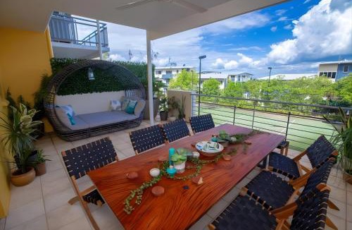 Stuart Park Apartment | Sitting on the Dock of the Bay