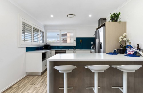 Malua Bay House | Skyes Beach House | Whole Property Upstairs Stay
