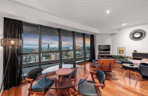 Brisbane Central Business District Apartment | Skyhigh Executive! ~ 2Bed/2Bath/1Car/Views ~ CBD