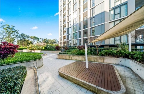 North Ryde Apartment | Skyline 2-Bed Apartment Near Metro North Ryde