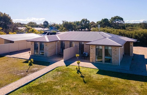 Raymond Island House | Slow down and enjoy island life at Le Grand Villa 2