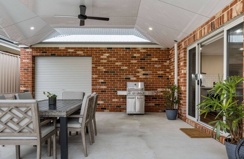 Thurgoona House | Smiggins Stays - Spacious and Stylish