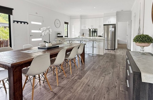 Bright House | Snowgum Bright Retreat - 2 Houses, 1 Location
