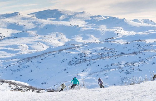 Jindabyne Apartment | Snowy Studio - Super Central Location l WiFi