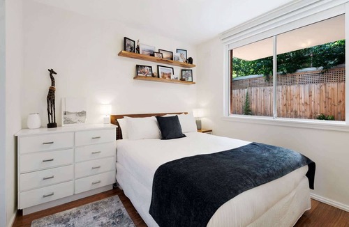 St Kilda Apartment | Snug St Kilda Apartment with Private Courtyard