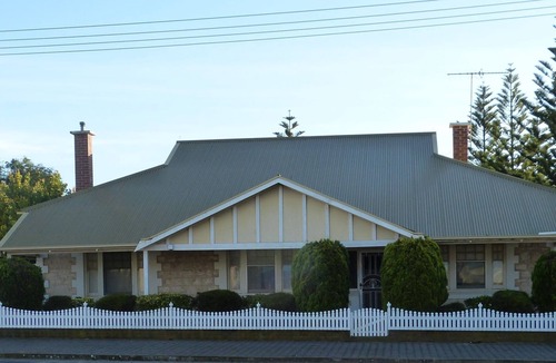 Dalrymple House | So Sorry GORJESS is Closing for Renos 6th May - Sept 15th our apologies