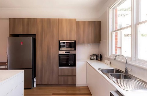 Hobart Central Business District House | 'Sobrina' - A home away from home in Sandy Bay