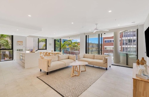 Coolangatta Apartment | Sol Apartments Unit 602