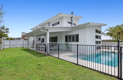 Kingscliff House | Soleil at Salt – Pet Friendly, Pool, 500m to beach