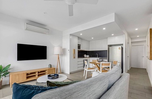 Birtinya Apartment | Soleil Birtinya A Modern Poolside Sanctuary