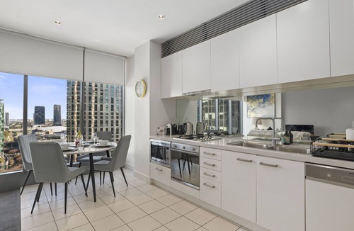 Southbank Apartment | ✔Sophisticated Designer Condo W River & City Views