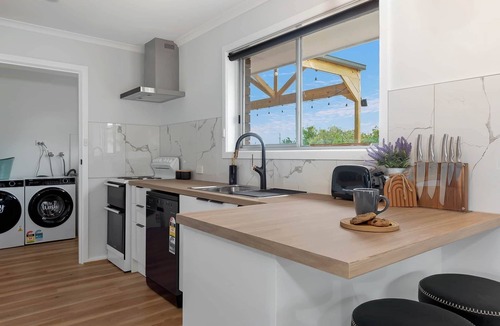Sorell House | Sorell Spa Retreat near Hobart Airport