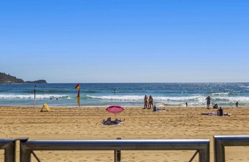 Avoca Beach Apartment | Soundwaves 1 - Beachfront Avoca Beach