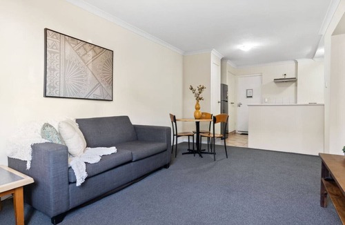 South Perth Apartment | South Perth 1-Bedroom Apartment | Free Parking, Garden Patio, Walk to River