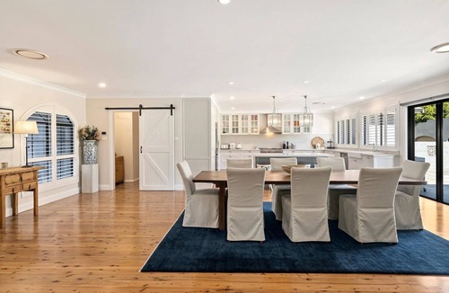 Bundanoon House | Southern Highlands Villa, Spacious, Gardens, Pool