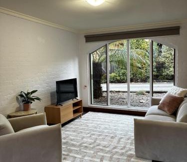 Golden Point Apartment | Sovereign Stays