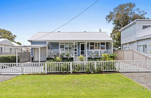 Budgewoi House | Spa & Chill Lodge Budgewoi 3BR