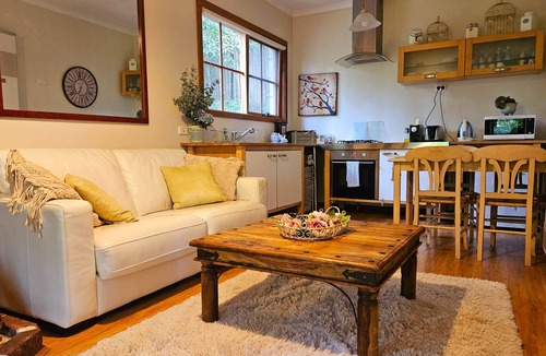 Mount Dandenong Cabin | Spa Cottage@FernglenForestRetreat