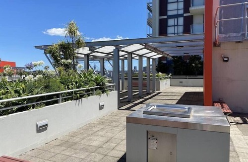 Ultimo Apartment | Spacious 1 bedroom apartment with internal parking, pool and gym