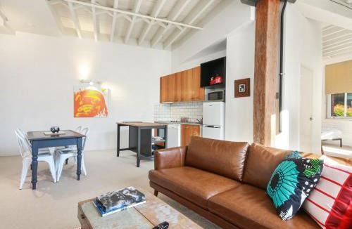 Teneriffe Apartment | Spacious 1 Bedroom Apartment in Teneriffe Brisbane