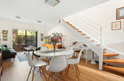 Erskineville Apartment | Spacious 2-Bed Townhouse with a Lush Courtyard